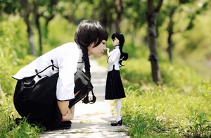  Lan with company’s photographer.