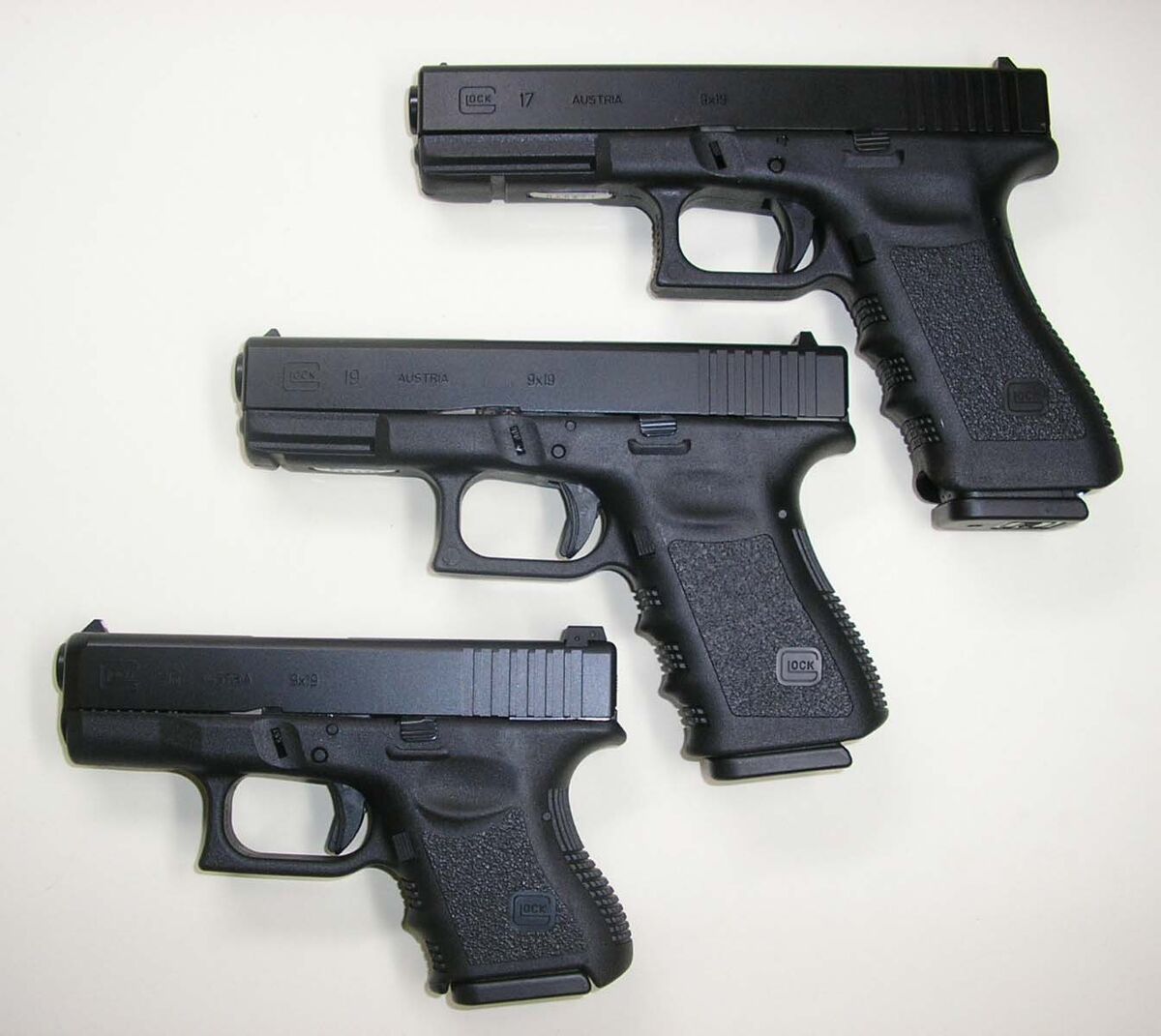 Comparison of the Glock 33 and Glock 29 