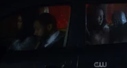 BL-1x01-Screencap-20-Jefferson-Anissa-Jennifer.jpg (22 KB)