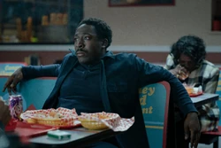 SE1-E02-Promo-Rumors-03-Lamar