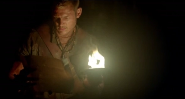 Billy reading Barlow note S1E6 билли бонс черные паруса актер