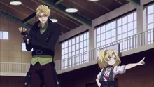 Tamaki und Yuzuki machen sich zum Kampf bereit.