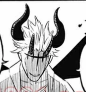 Moris Libardirt dengan tanduk Lucifero