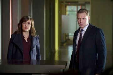 The blacklist season 1 episode 1 hotsell