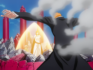Ichigo protects Nel and Orihime from Grimmjow's Garra de la Pantera.