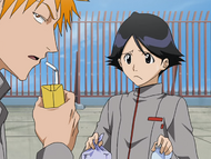 Ichigo offends Mizuiro when introducing him as a womanizer.