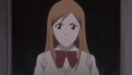 Orihime heals Kyōko removing the Hollow inside her.