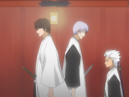 Aizen warns Gin he's suspicious in front of Hitsugaya.