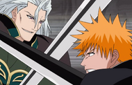 Ichigo crosses blades with Ganryū, who taunts him.