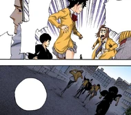 Ichigo's friends flee from the newly-arrived Gin and Aizen.