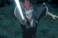 Renji attacks Ichigo.