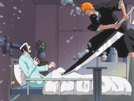 Ichigo frees Uryū from the water with Zangetsu.