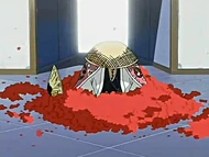 Shunsui przysypany kwiatami