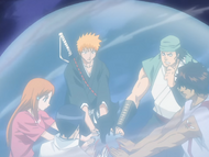 Ichigo and his friends maintain the cannonball while Ganju chants the second incantation for Kagizaki.