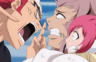 Renji berates Saru and Hebi for destroying the SRDI and causing mayhem across the Seireitei.