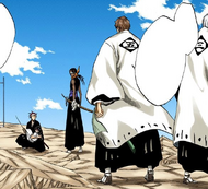 Tōsen stands with Gin and Aizen as the latter instructs Renji to hand over Rukia.