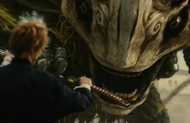 Ichigo blocks one of Grand Fisher's claws.