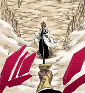 Aizen blocks Komamura's attack with a single hand.