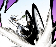 Nnoitra slams his Zanpakutō down onto a hesitating Ichigo.