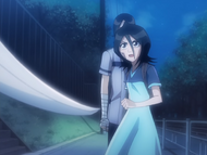 Rukia attempts to convince Renji to let Uryū go.