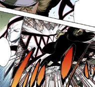 Aizen binds Aizen to the ground with Shibari, Benihime.