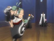 Ganju runs away with Hanatarō away from Kenpachi Zaraki.