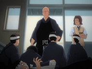 Keigo learns that the kendō team has been injured by Ikkaku's training.