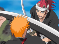 Renji fiercely attacks Ichigo.