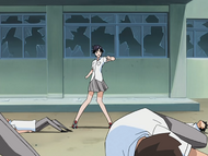 Tatsuki defeats several possessed students at once.