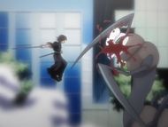 Rukia slashes the Hollow's mouth.