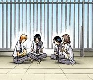 Uryū eats lunch with Ichigo, Keigo Asano, and Mizuiro Kojima.