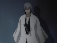 Gin reveling himself after eavesdropping on Grimmjow's judgement.