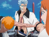 Ichigo stops Grimmjow from choking Orihime.