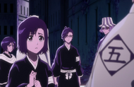 Rukia watches as Shinji endorses Shunsui's decision to stay behind.