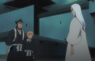 Ukitake, Sentarō, and Kiyone discuss the apparent Gillian invasion.