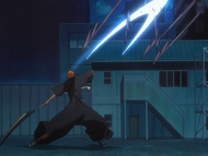 Ichigo fires a Getsuga Tenshō through the spikes of Dalk.