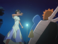 Rukia is shocked by the appearance of Ririn on Ichigo's shoulder.