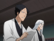 Ukitake has Akon relay his research on the Cloning Arrancar.