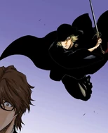 Urahara attacks Aizen from behind.