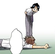 Mizuiro teases Keigo after Ichigo clotheslines him.