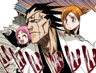 Kenpachi carries Orihime and Yachiru through the Seireitei.