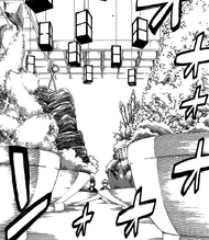 Stos jedzenia piętrzy się przed gośćmi