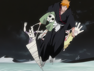 Ichigo saves Nel from being crushed by Pesche and Dondochakka.