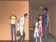 Ichigo brings his friends back to the Kurosaki Clinic, shocking Isshin.