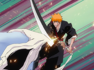 One of Dordoni's bird protrusions slams into Ichigo, forcing him to block.