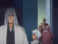 Ukitake asks Hitsugaya to help him with something.