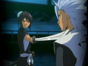 Hinamori apunta a Hitsugaya-1-