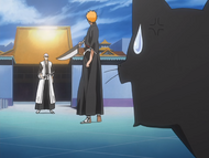 Ichigo attempts to fight Gin as Yoruichi Shihōin berates him.