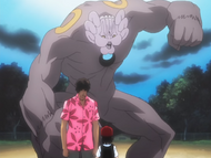 Bulbous G attacks Yasutora Sado and Karin Kurosaki.