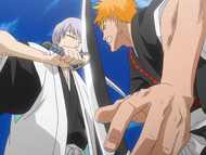 Ichigo Kurosaki attacks Gin.